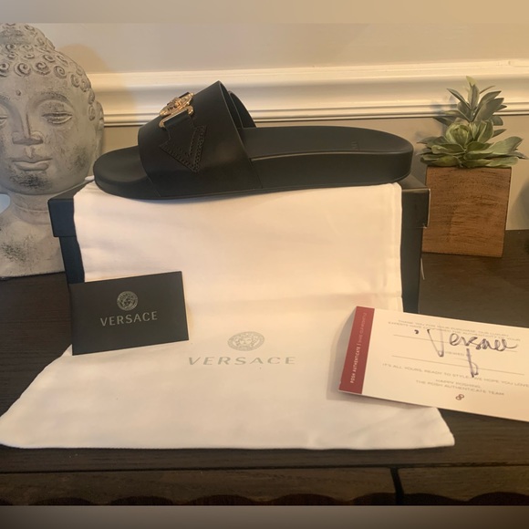 NIB Versace Pool Slides Vitello Nero-Oro Black with Gold Medusa